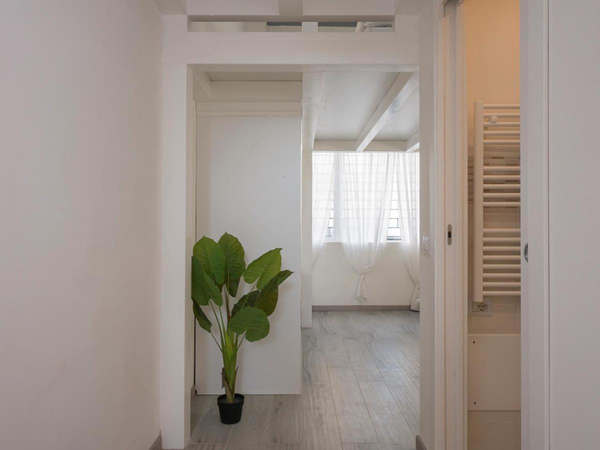 I Host Apartment - Neera 22 Milan Bagian luar foto
