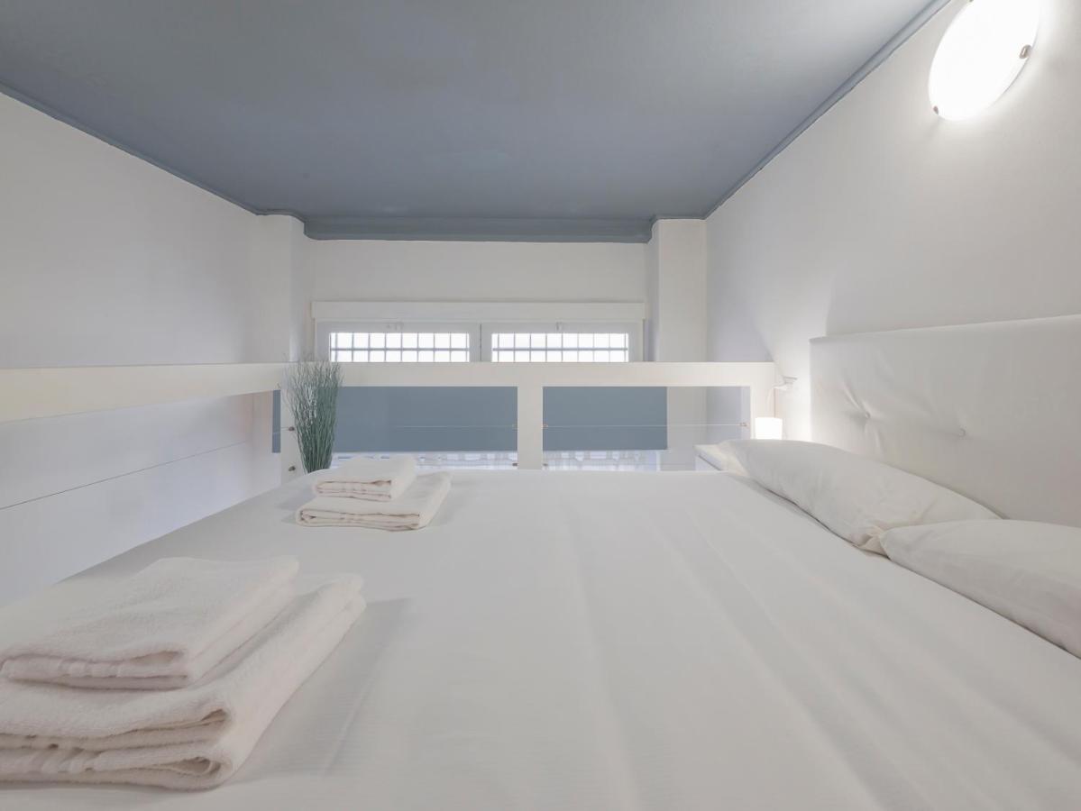 I Host Apartment - Neera 22 Milan Bagian luar foto