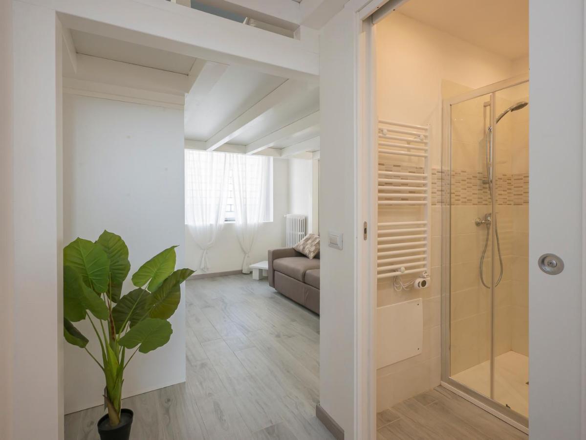 I Host Apartment - Neera 22 Milan Bagian luar foto
